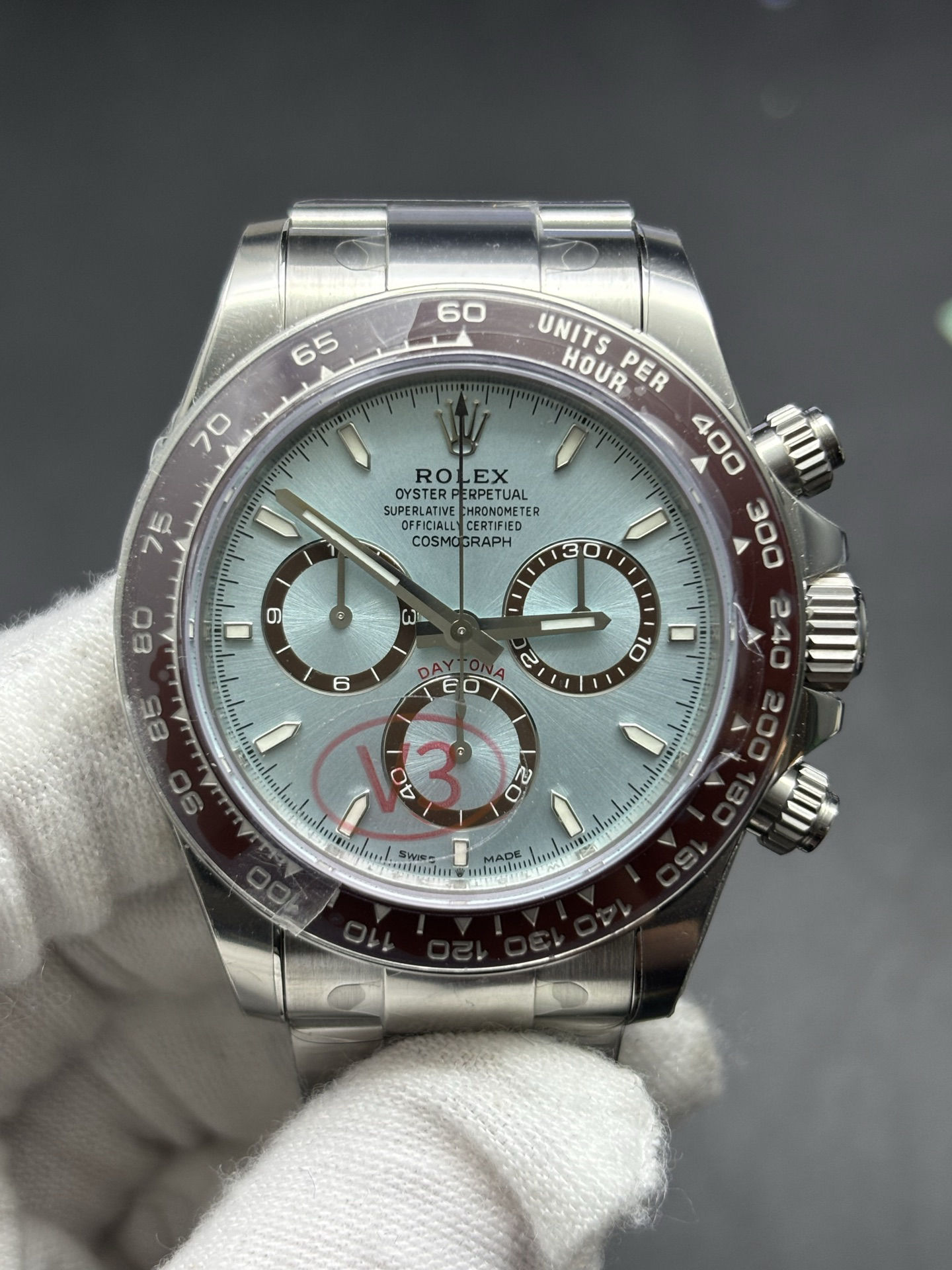 Oyster Perpetual Cosmograph Daytona – Platinum with Ice Blue Dial