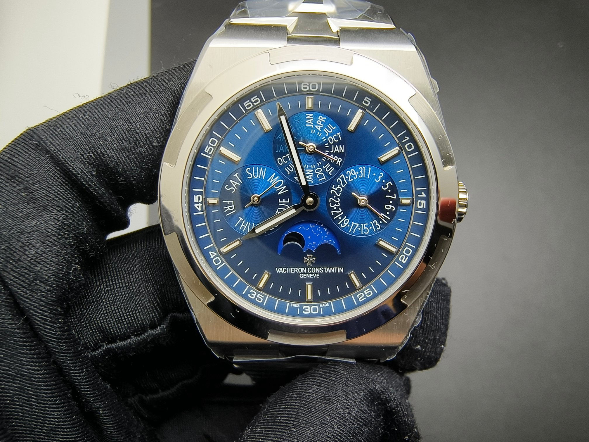 Vacheron Constantin Overseas Perpetual Calendar Watch Blue Dial